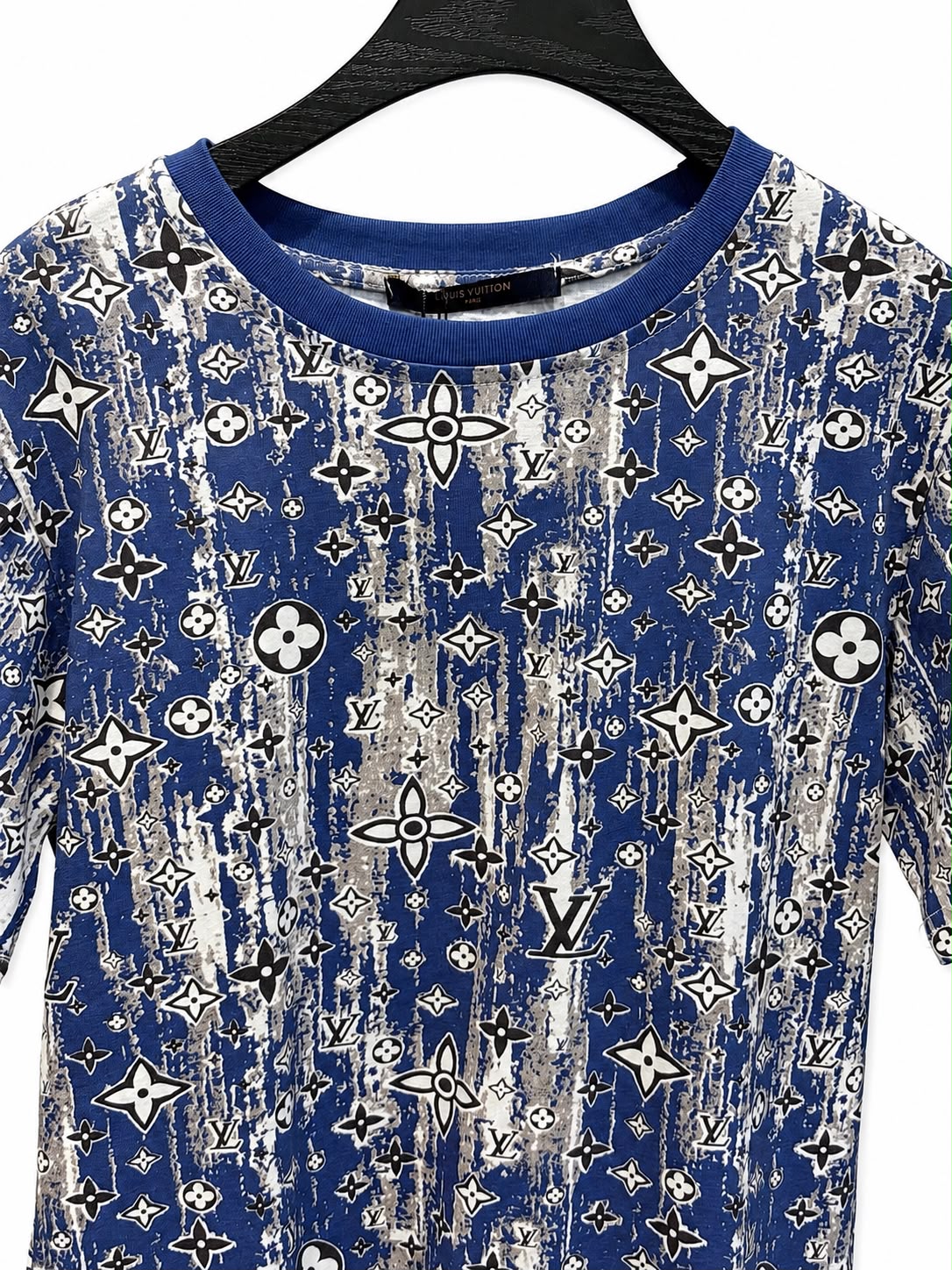 T-shirt lv blue& white - Image 2